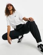 Essential minilogo t-shirt i hvid fra adidas Originals