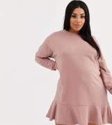 Missguided Plus - pink sweatshirtkjole med flæsekant-Multifarvet