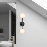 PR Home Sigma D væglampe, sort/opal, 2 lyskilder, 49 cm glas