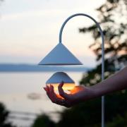 FRANDSEN LED-akkulampe One, hvid, Ø 9 cm, akryl