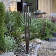 Les Jardins LED-solcellelampe Tinka, corten, 90 cm, jordspyd