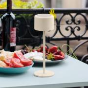 LED-batteridrevet bordlampe Juna, sandbeige Højde 25 cm Metal, IP54