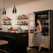 LED-pendellampe Glimsy, Ø 22 cm sort/røggrå glas