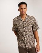 GARMENT PROJECT Camp Collar Shirt - Earth Flower Kortærmede skjorter M...