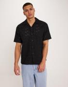 Jack & Jones Jorhavana Lace Resort Shirt Ss Kortærmede skjorter Sort