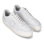 Hvide flade sko Urban Sneaker Minimalistisk design