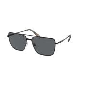 Klassiske sorte solbriller med mørkegrå linser