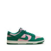 Retro Dunk Low Sneakers