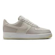 Air Force 1 '07 LV8 Sneakers