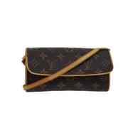 Pre-owned Canvas louis-vuitton-tasker