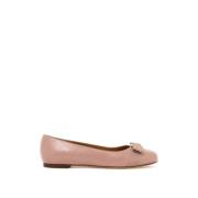 Varina Ballet Flats med Vara Bue