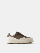 Bershka Sneaker low  ecru / choko / umbra