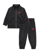 Nkn Nsw Nike Tricot Set / Nkn Nsw Nike Tricot Set Nike Black