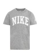 Nike Club Seasonal Tee Nike Grey