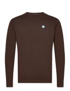 Viggo Badge Long Sleeve - Regenerat Knowledge Cotton Apparel Brown