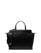 Mia Mighty Saddler Black