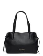 Win Re Valentino Bags Black