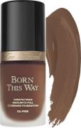 Too Faced Born This Way Foundation 30 ml - Flydende hos Magasin