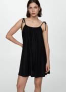 MANGO Short Flowy Dress Kvinde Black Korte Kjoler Str L - hos Magasin