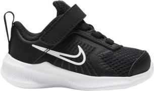 Nike Downshifter 11 Løbesko Sort Sneakers Str 21 - hos Magasin