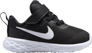 Nike Revolution 6 Sneakers Sort Sneakers Str 22 - hos Magasin