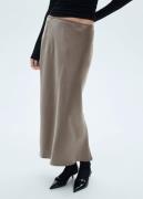 MANGO Midi Satin Skirt Kvinde 34 Midi Nederdele Str XS - hos Magasin