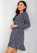 ONLY Carly L/S Wrap Dress Night Sky AOP:White 40