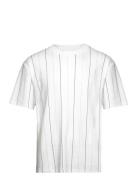 Aop Over D Logo Tee S/S Tops T-Kortærmet Skjorte White Lindbergh