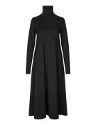 Manivessa Knælang Kjole Black Masai