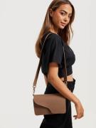 ATP ATELIER - Håndtasker - Hazelnut - Assisi Leather Shoulder Bag - Ta...
