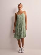 Only - Korte kjoler - Artichoke Green Cloud Dancer Ditsy - Onlmaj Life...