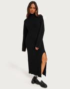 Nelly - Sort - Loose Sleeve Knit Dress