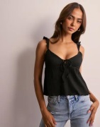 Nelly - Sort - My Cutest Frill Top