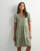 Only - Grøn - Onltiri-Caro S/S V-Neck Lin Dress C