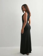 Nelly - Sort - Scooped Armhole Dress