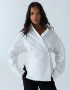 Nelly - Hvid - Twisted Shirt