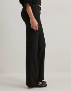 Nelly - Sort - No Waist Flare Suit Pants