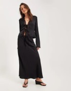 Nelly - Sort - Lace Detail Blouse