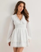 Nelly - Hvid - Fine Little Flounce Dress