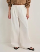 Nelly - Hvid - Relaxed Strap Pants