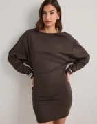 Nelly - Brun - Perfect Batsleeve Dress