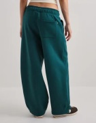 New Balance - Grøn - Trackside Fleece Barrel Pant