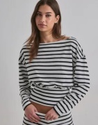 Nelly - Sort - Stripe Knit Sweater